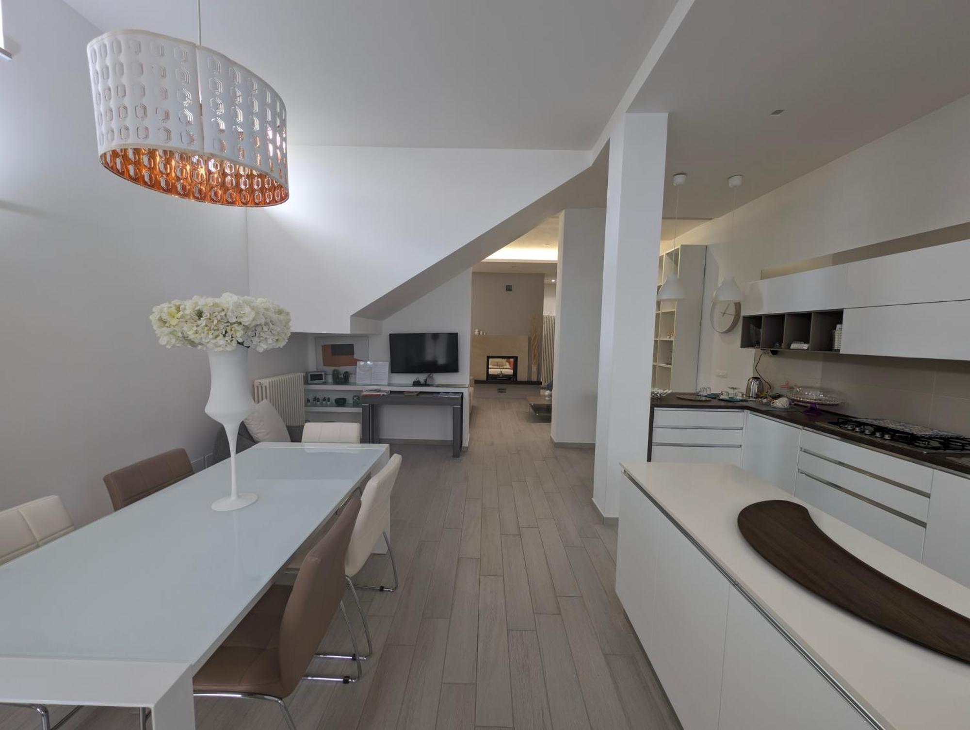 Golden Apartment *
